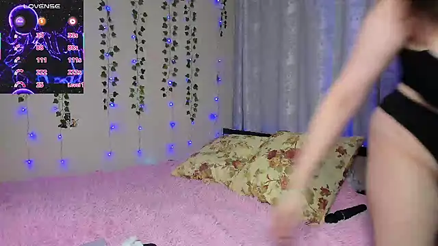 Alice   Rose online show from November 20, 2025, 7:13 pm