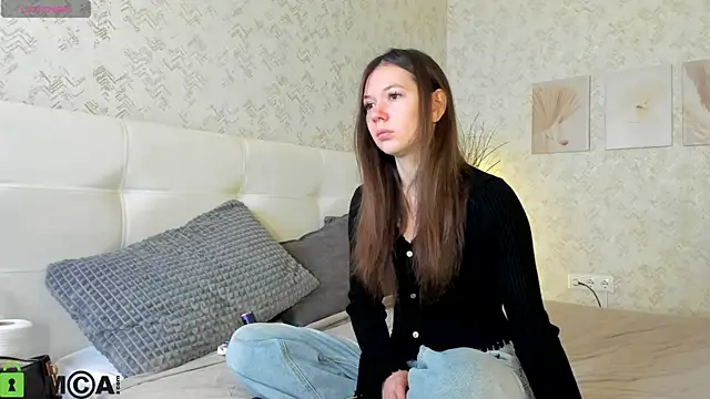 Nicole Charm online show from September 14, 2025, 9:58 pm