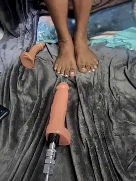 NethuQueen online show from October 5, 2025, 4:27 pm