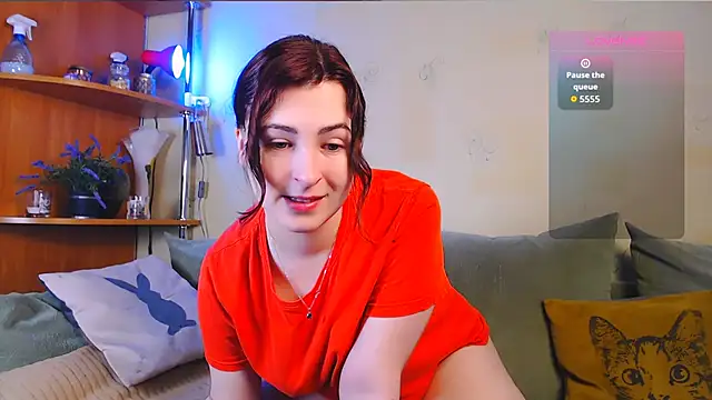 Caroline1995 online show from November 28, 2025, 7:00 am