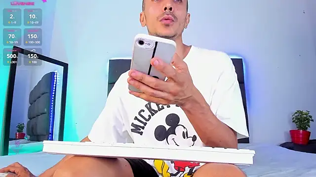 steven hott8 online show from February 27, 2025, 4:32 pm