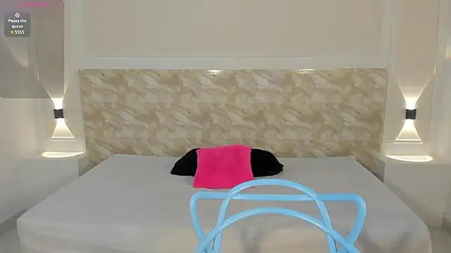 AliceRoss0 online show from October 21, 2025, 8:31 pm