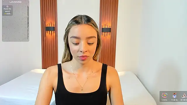 AliceRoss0 online show from December 22, 2025, 8:39 pm