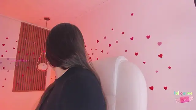 TiffanyWright online show from February 17, 2026, 1:18 pm