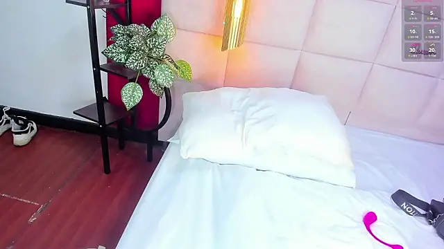 Amberluy online show from February 14, 2026, 7:54 pm