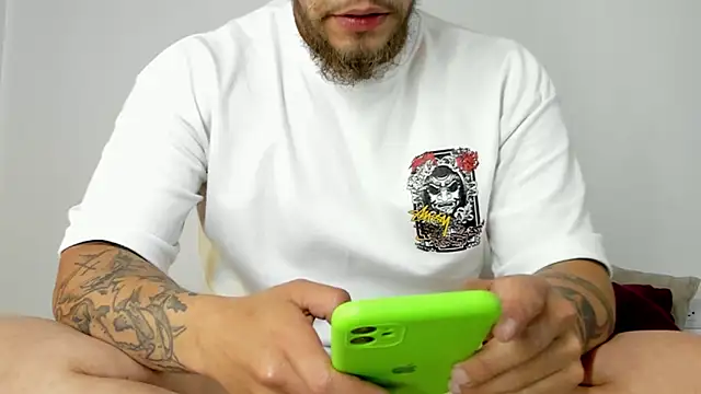 Beard xox online show from January 8, 2025, 9:12 pm