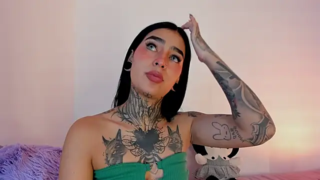 shadowcatt  online show from December 12, 2024, 9:48 pm