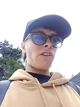 Cuervo maniaco online show from December 17, 2024, 6:31 pm