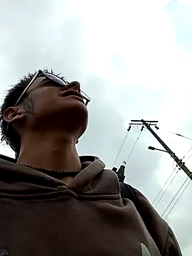 Cuervo maniaco online show from March 15, 2025, 3:37 pm