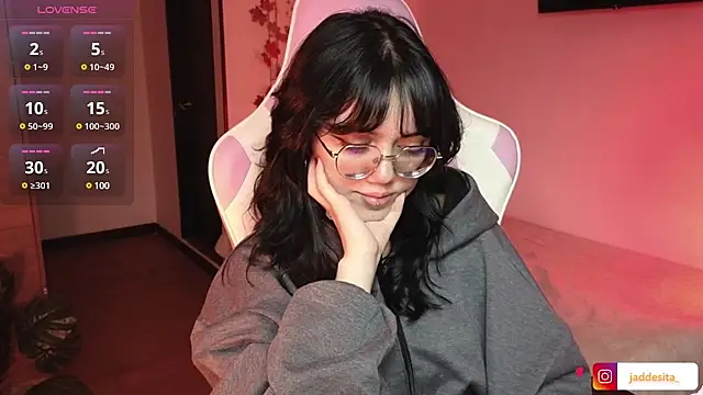 suzumi   online show from December 5, 2024, 8:55 am