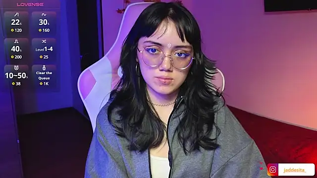 suzumi   online show from December 20, 2024, 8:55 pm