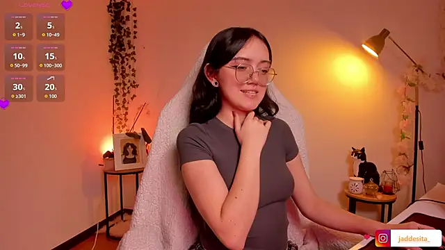 suzumi   online show from October 24, 2025, 7:16 am