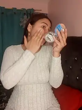 Nahiara velez online show from January 10, 2025, 9:42 pm