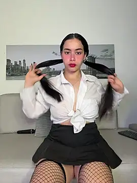 SophieRoyals online show from June 5, 2026, 12:11 pm