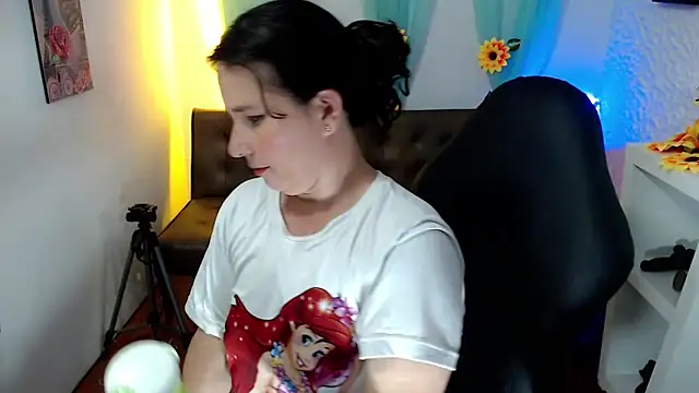 victoria jones online show from March 11, 2025, 5:35 pm