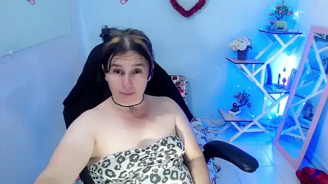 victoria jones online show from February 10, 2026, 2:21 pm