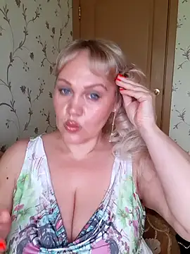 IsabellaBoni online show from June 14, 2026, 7:10 am