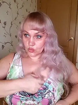 IsabellaBoni online show from June 17, 2026, 6:49 am