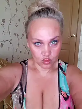 IsabellaBoni online show from July 23, 2026, 7:06 am