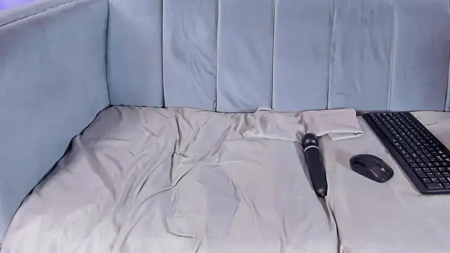 Isabellsmmith online show from February 21, 2025, 3:34 am