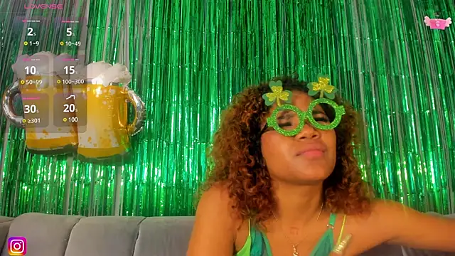 Isabellsmmith online show from March 4, 2025, 3:44 am