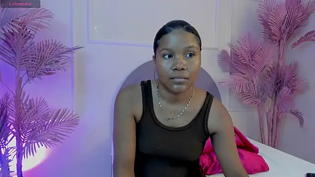 Isabellsmmith online show from September 15, 2025, 7:03 pm