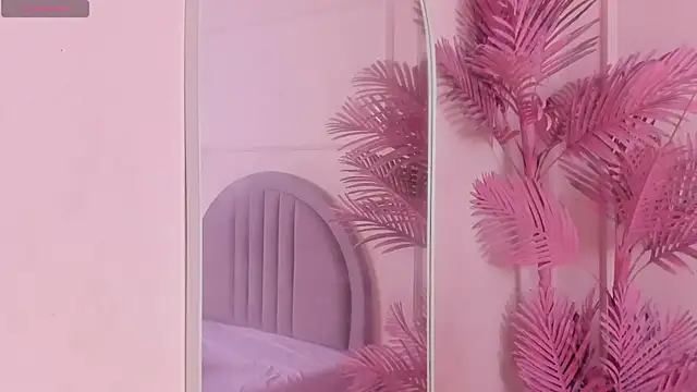 Isabellsmmith online show from September 24, 2025, 7:50 pm