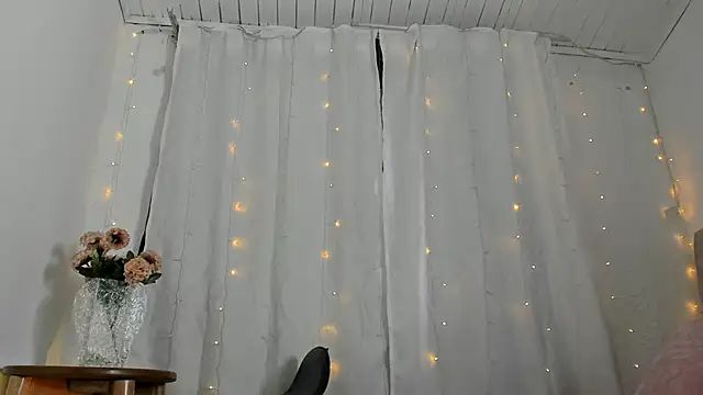 Zara dulce online show from March 19, 2025, 12:12 pm