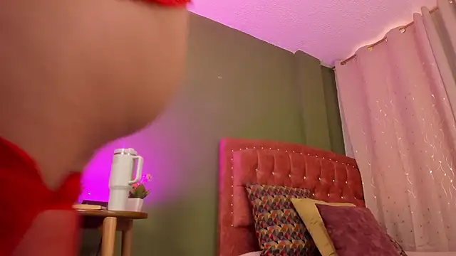 Zara dulce online show from December 18, 2025, 1:06 pm