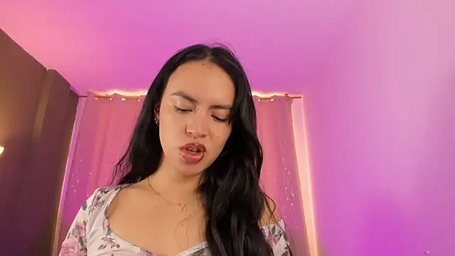 Zara dulce online show from March 9, 2026, 4:00 pm