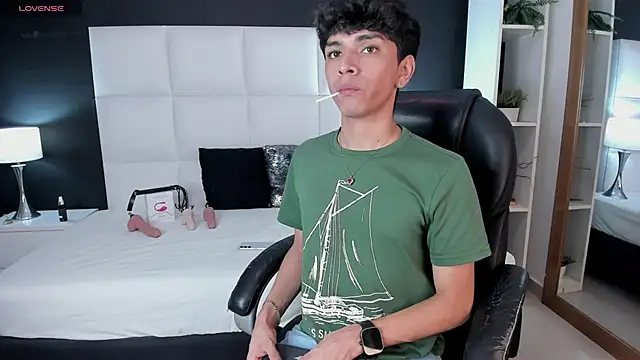 Santy carrington online show from December 6, 2024, 11:47 pm