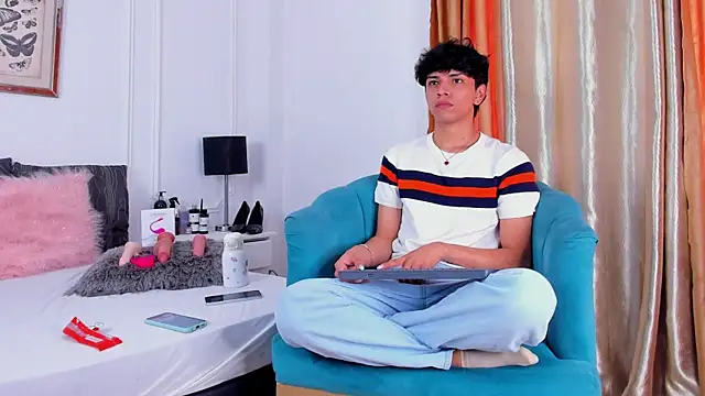 Santy carrington online show from February 3, 2025, 8:03 pm