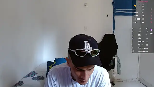 bray hotboy777 online show from September 26, 2025, 2:10 pm