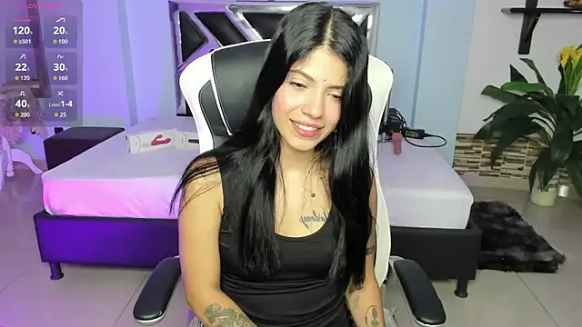 EroticAzir online show from November 18, 2025, 3:34 am