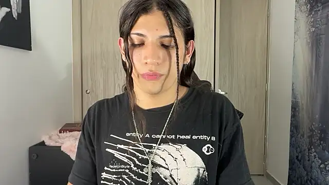 gabriel  manson online show from November 19, 2025, 11:05 pm