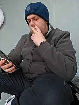 PupW0lfy online show from January 8, 2025, 11:21 am