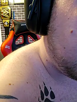 PupW0lfy online show from February 27, 2025, 4:32 pm