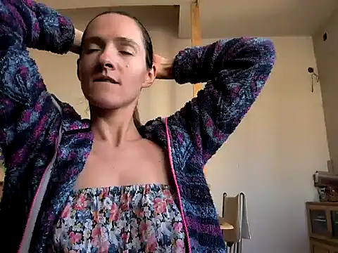 Milky hairy mommy online show from February 11, 2025, 11:10 am