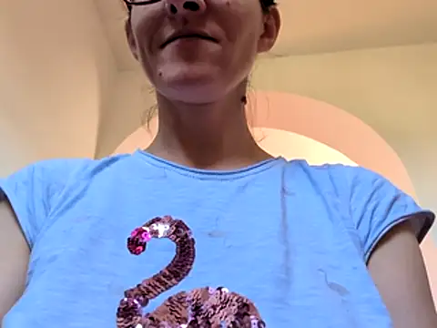 Milky hairy mommy online show from July 16, 2026, 6:52 am