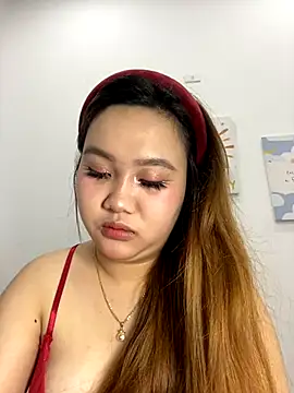 Odette68 online show from November 4, 2025, 4:44 am