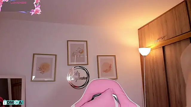 Veronica isaza   online show from October 30, 2025, 1:23 pm