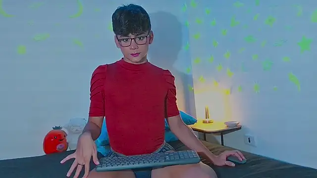 arnold laurent  online show from December 1, 2024, 11:04 pm