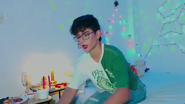 arnold laurent  online show from December 24, 2024, 6:50 pm