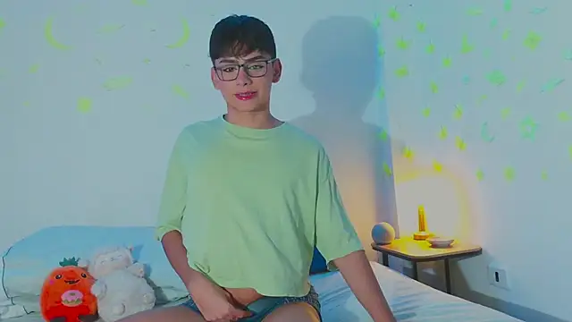 arnold laurent  online show from February 9, 2025, 8:56 pm