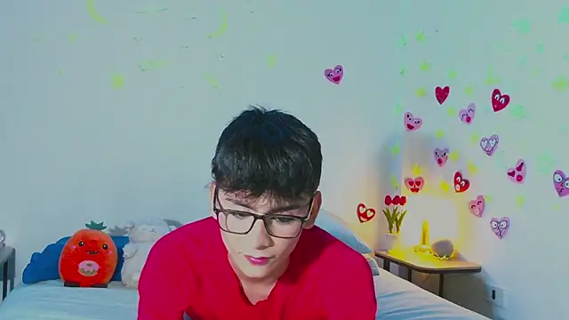 arnold laurent  online show from February 17, 2025, 9:19 pm