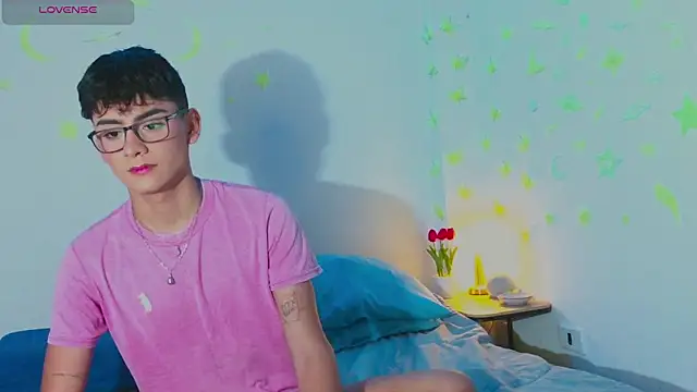 arnold laurent  online show from March 16, 2025, 8:54 pm