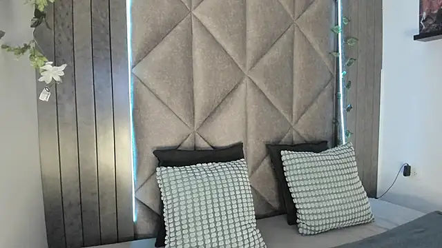 AbbyWathson online show from October 13, 2025, 7:58 pm