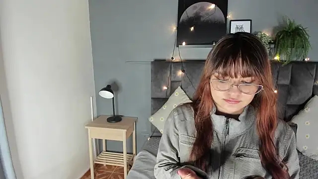 AbbyWathson online show from November 19, 2025, 11:43 am