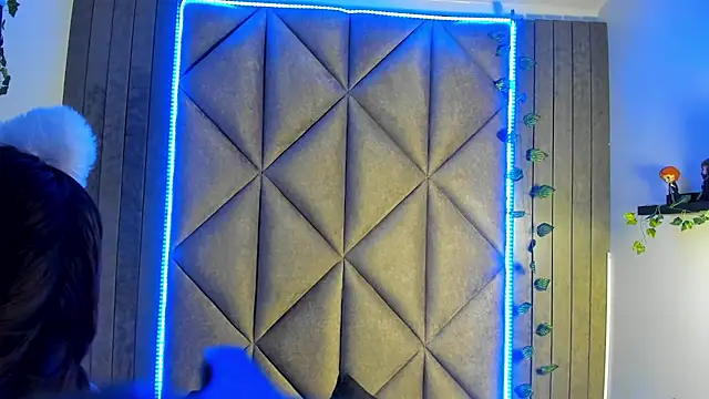 AbbyWathson online show from April 6, 2026, 11:55 am