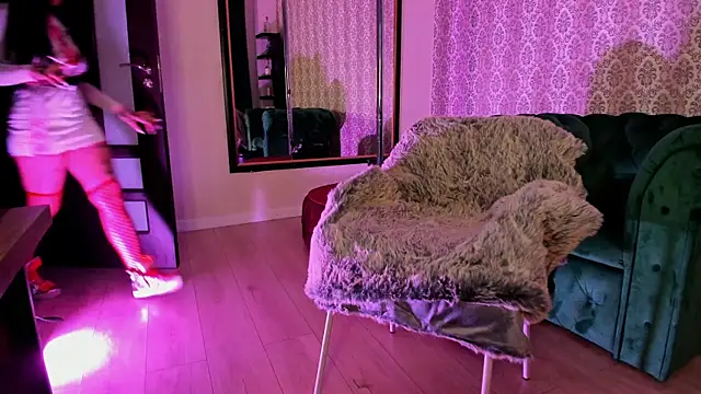 CreamyInkky  online show from December 11, 2024, 7:31 am